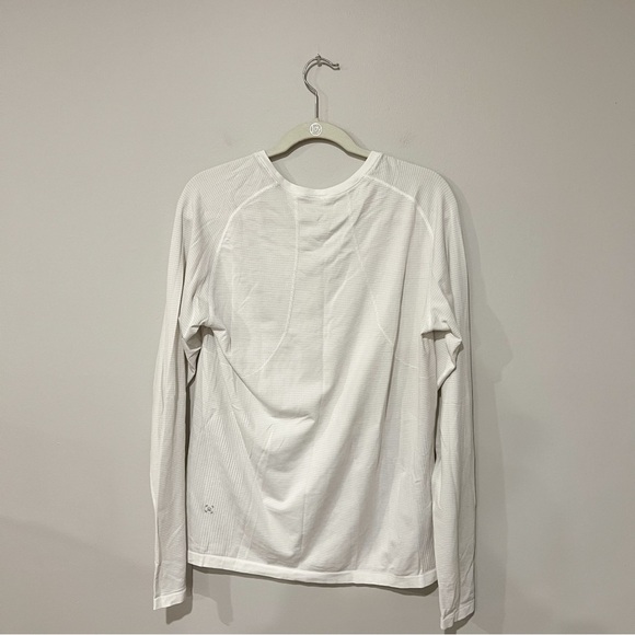 Lululemon Metal Vent Tech Long Sleeve 2.0 in White - Picture 7 of 8